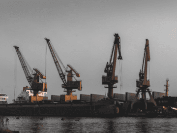 Около 1 млрд рублей направят на восстановление порта Мариополя