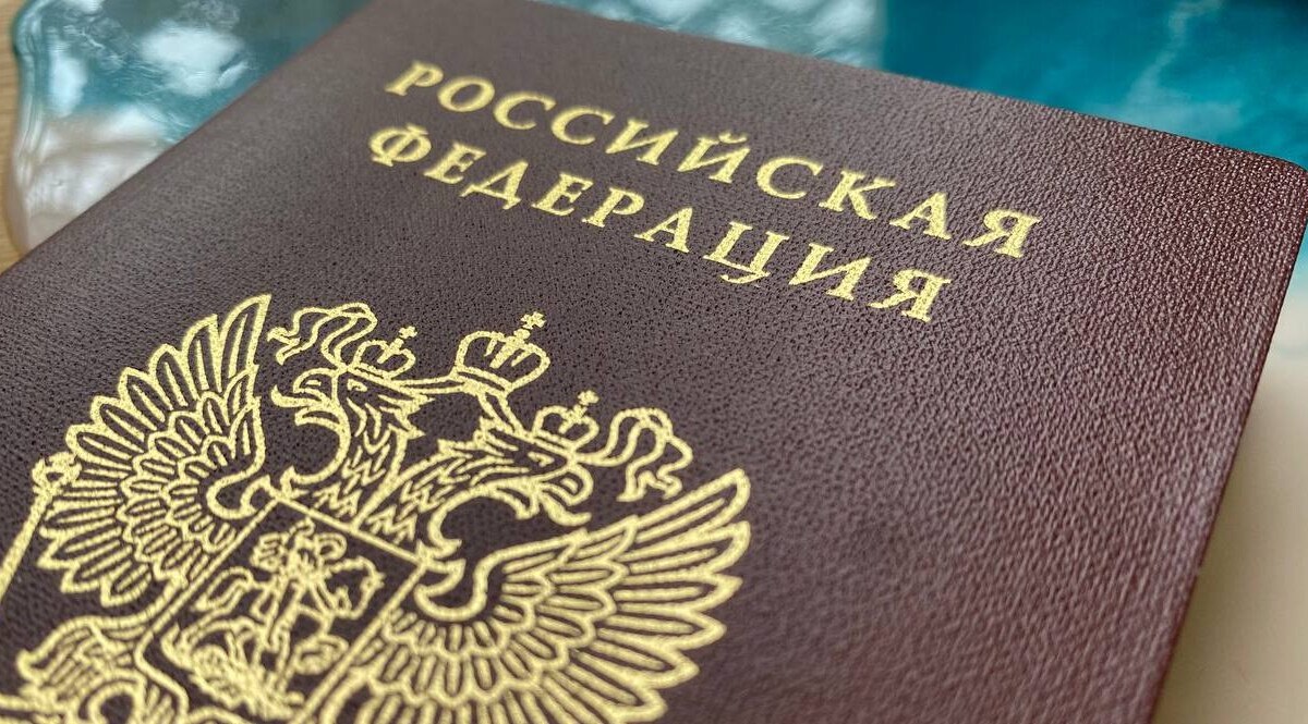 Сальдо сообщил об отмене паспортного контроля при выезде из Крыма