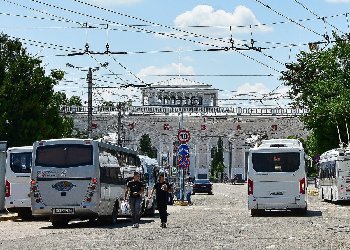 Автобусы перевезли 33 тысячи пассажиров между Крымом и новыми регионами за год