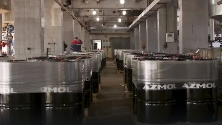 Обанкротившийся при киевском режиме завод «Азмол» сейчас выпускает более 700 видов продукции