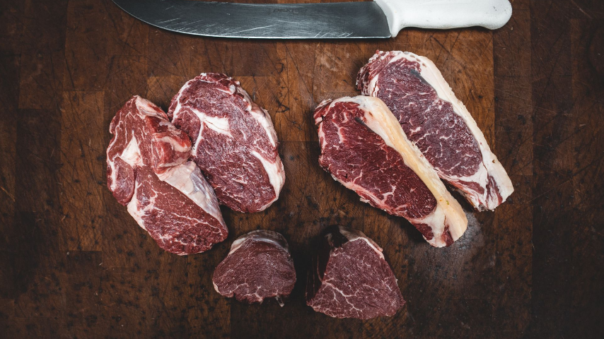 В магазинах ЛНР ожидается снижение цен на мясо