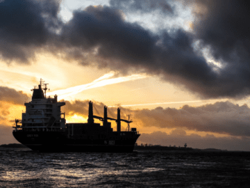 Северный морской путь может стать конкурентом для Суэцкого канала