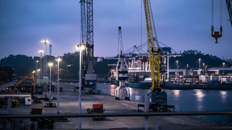 Новая партия металлопродукции объёмом в 389 тонн отправилась из порта Мариуполя