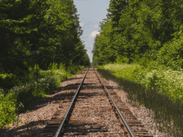Мариуполь и Запорожскую область соединят железной дорогой